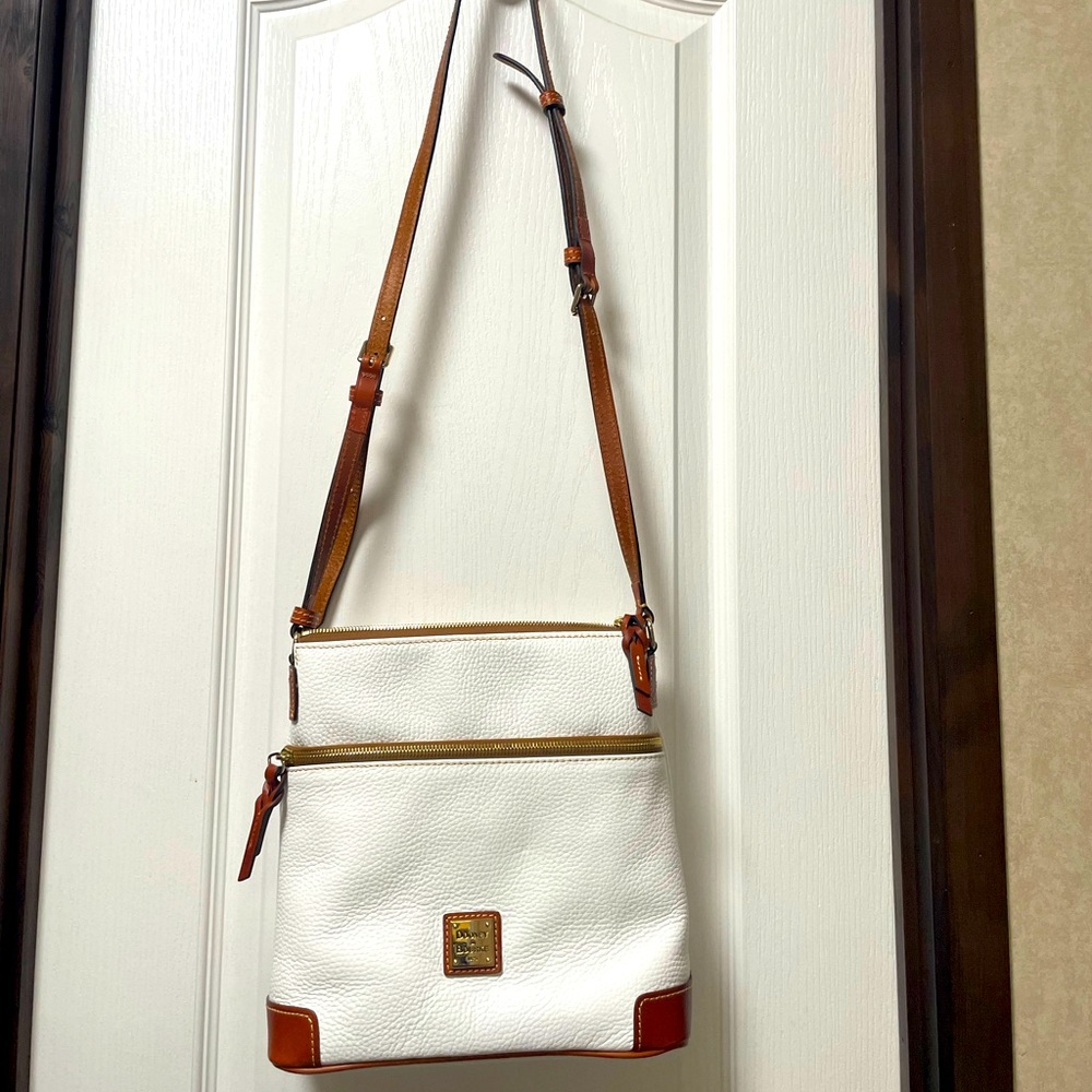 NWOT Dooney and Bourke purse.